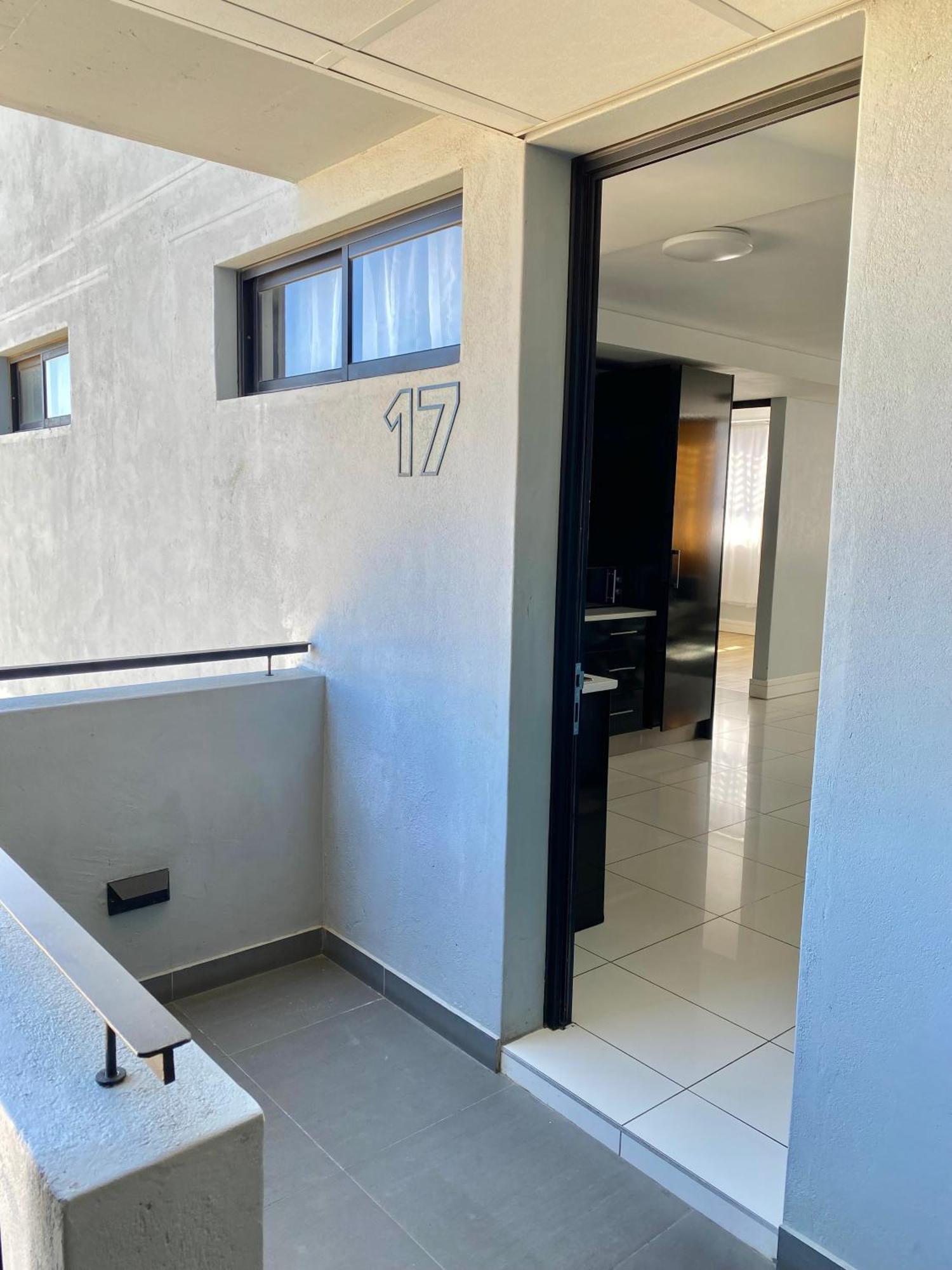 C&J City Centre Airbnb Appartement Windhoek Buitenkant foto