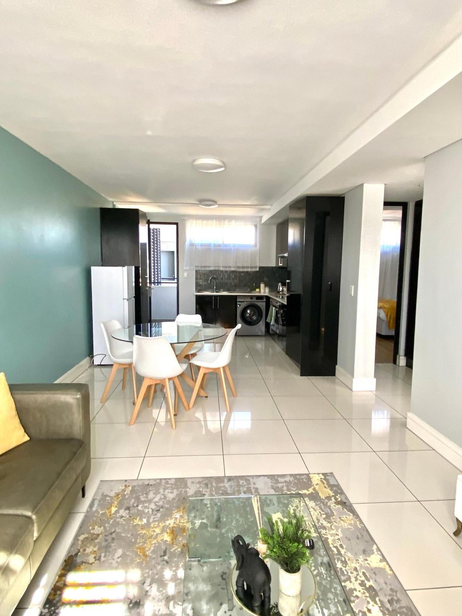 C&J City Centre Airbnb Appartement Windhoek Buitenkant foto