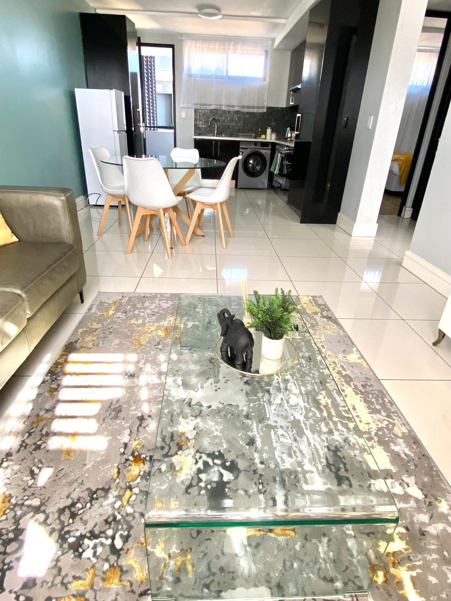 C&J City Centre Airbnb Appartement Windhoek Buitenkant foto